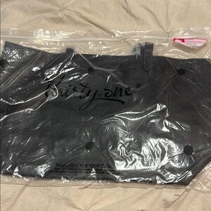 Thirty one modern tote black distressed pebble